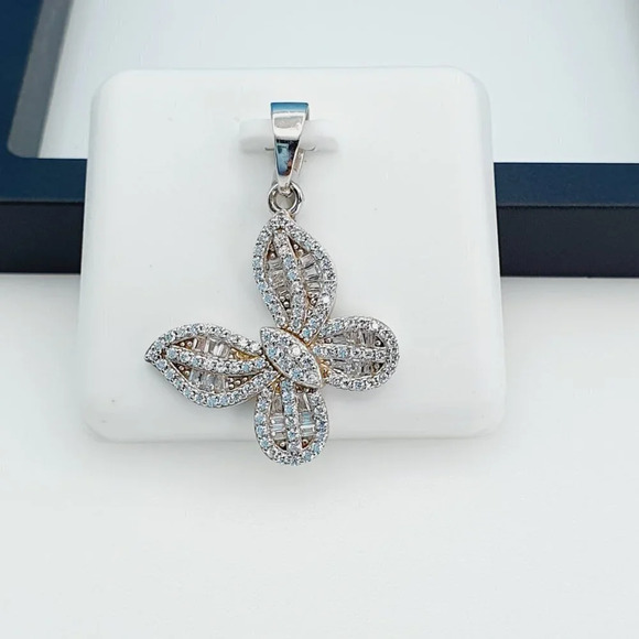 - "925 Sterling Silver Cubic Zirconia Pendant, UU1P6A6032 - Picture 2 of 7